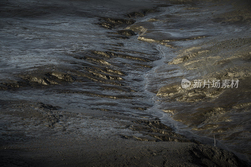 潮沟在der wadden海